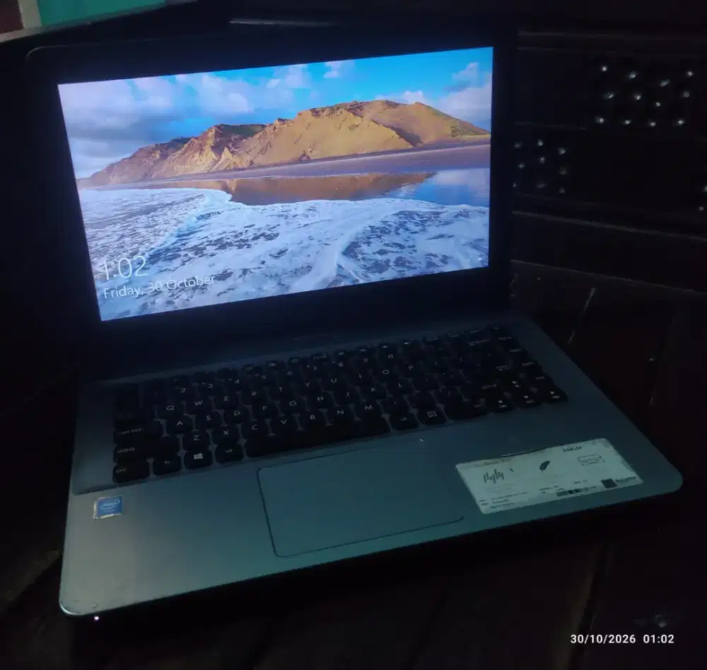 asus vivobook x411m