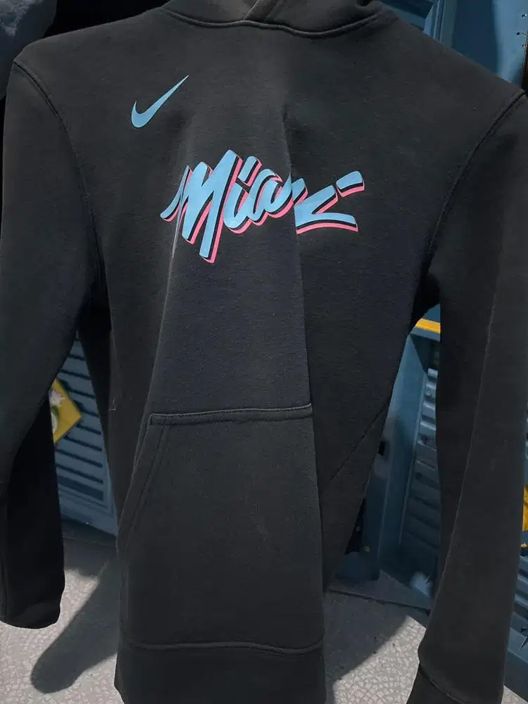 Jual hoddie nike layak pakai