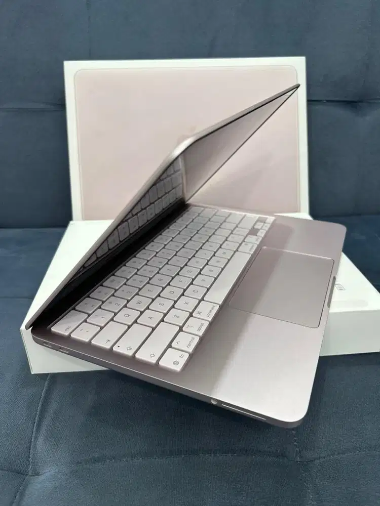 MacBook Neo 13-inch , Blush , 8/512GB IBox
