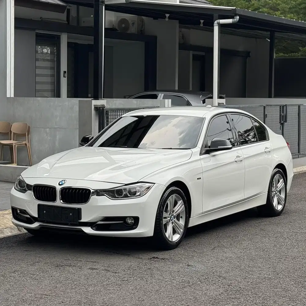 BMW F30 320i SPORT Low Km Tahun 2015