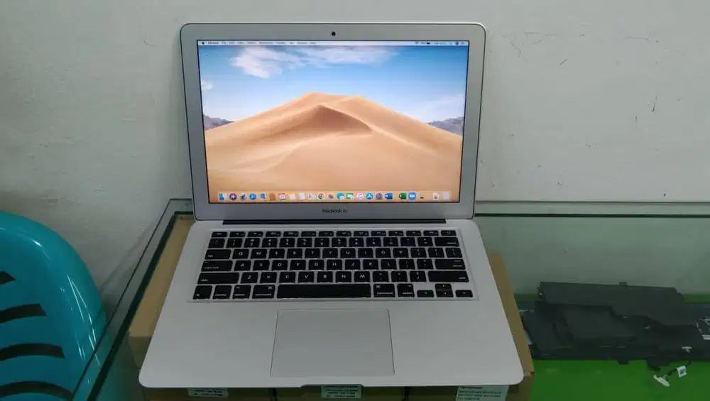 Jual Cepat Murah Laptop Macbook Air 2015 intel i5 Ram 4 SSD 128GB