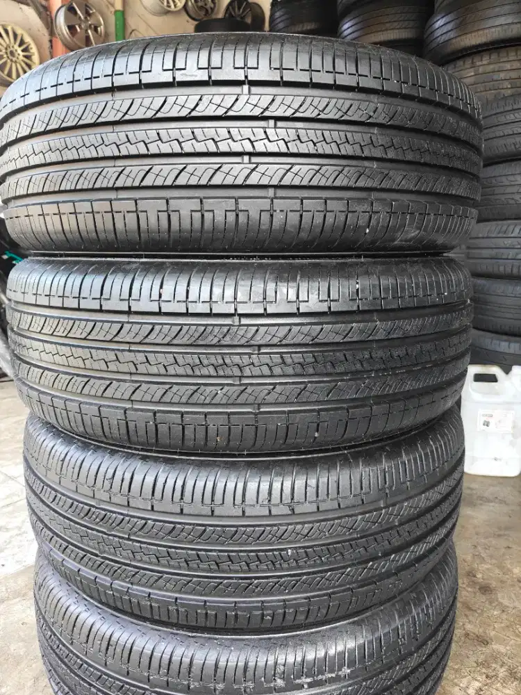 Jual ban copotan mrek GT radial savero SUV ukuran 215 65 R16 kond 90%