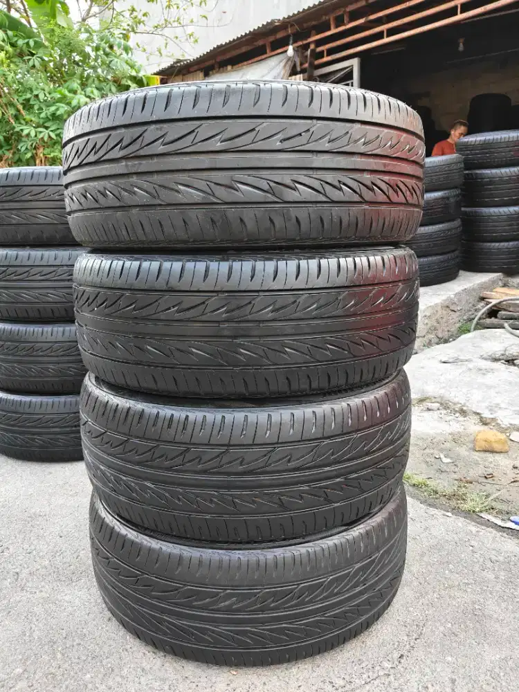 Jual ban copotan mrek bregestone techno sport ukuran 225 45 R18 mulus