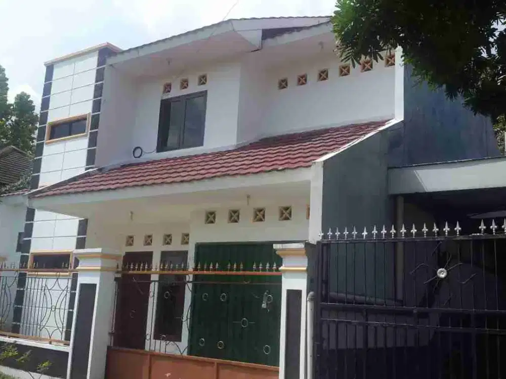 dijual cepat rumah 2 lantai dekat jalan utama dan view sawah dekat kampus ukrim dan bandara adisucipto