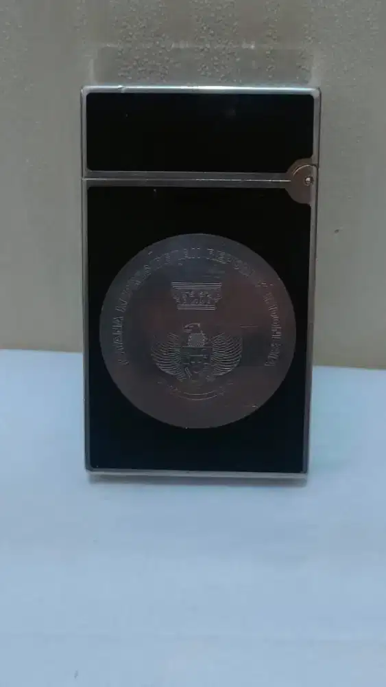 Korek Api St Dupont Made In France ada ambang istana dan garuda