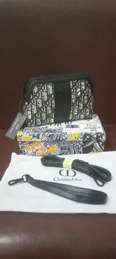Tas Wanita Putih Cristian Dior