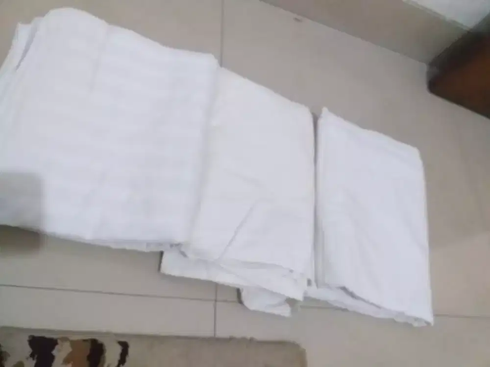 SPREI OLNY PUTIH EX HOTEL 3 SET 200 X 200