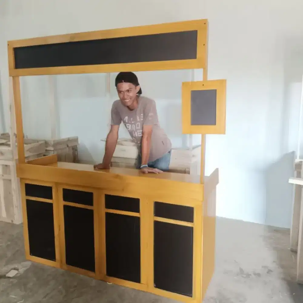 Meja stand jualan CFD