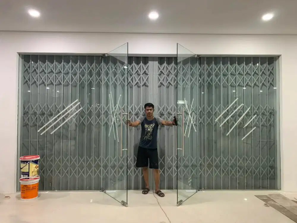 Pintu Kaca Tempered Floorhinge