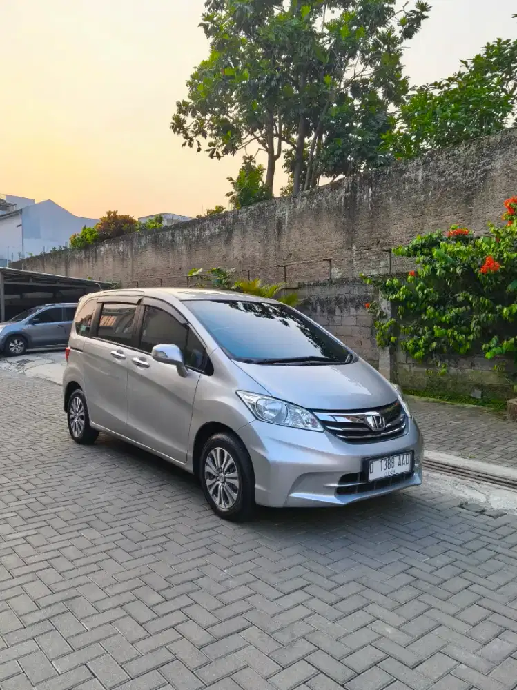 Honda Freed 2012 Bensin