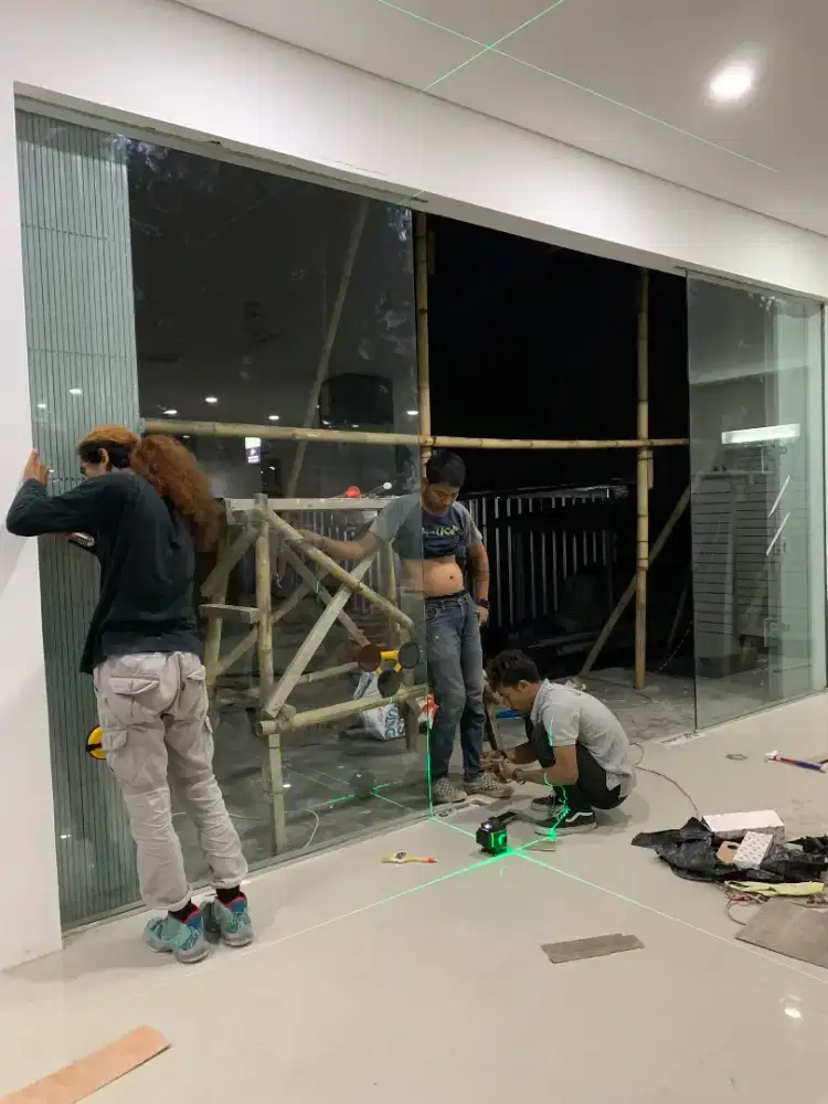 Partisi Kaca Pintu Tempered Frameless