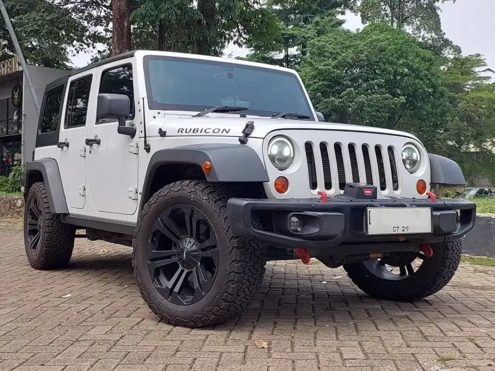 Jeep RUBICON asli SWAYBAR 3.6L Putih 2013 Pribadi