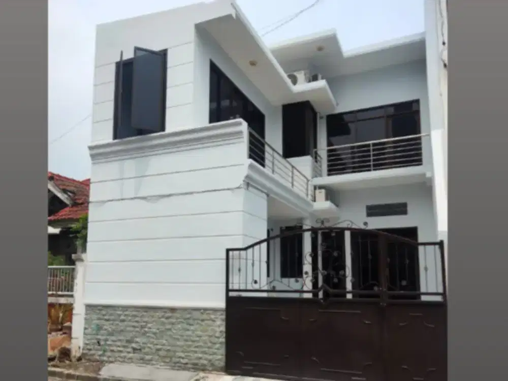 Dijual Rumah Baru 2 lantai, Griya Asri Pakuwon City
Terletak di bagian terdepan