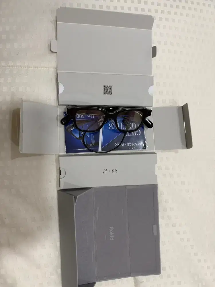 Rokid AI glasses almost new
