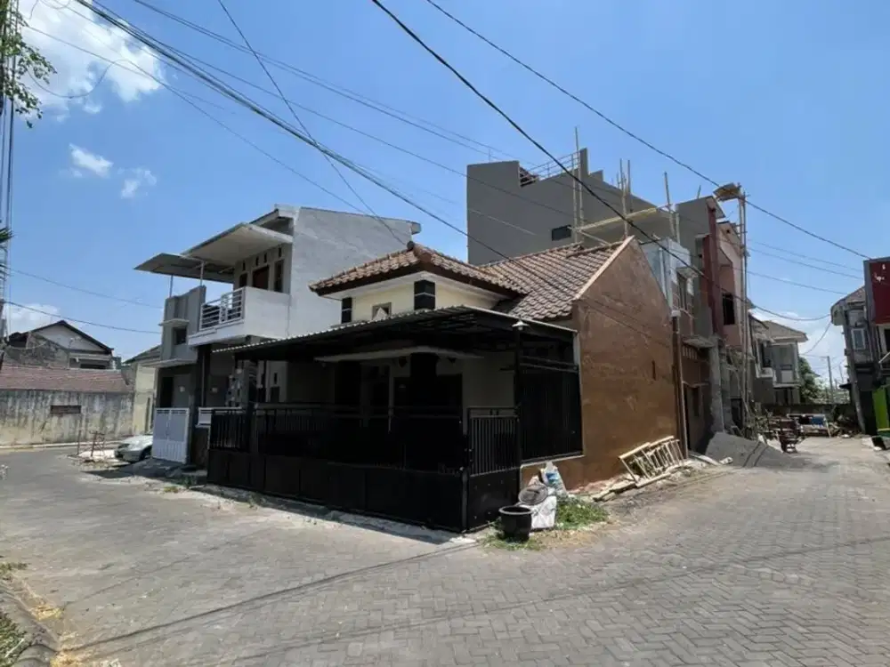 DIJUAL RUMAH HOOK JALAN BUNGA-BUNGA JATIMULYO LOWOKWARU KOTA MALANG DEKAT KAMPUS UB