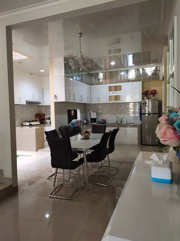 MEWAH MEJA MAKAN KACA TEMPERED BISA DIPERLEBAR EXTAND DINNING TABLE