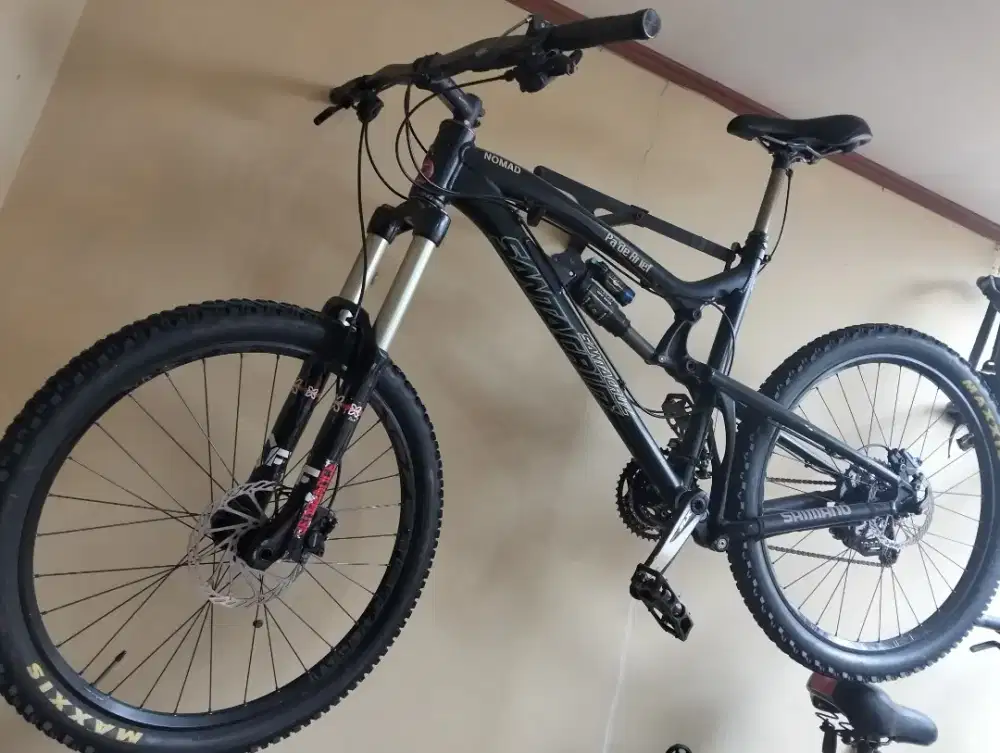 Sepeda Gunung MTB SantaCruz type Nomad