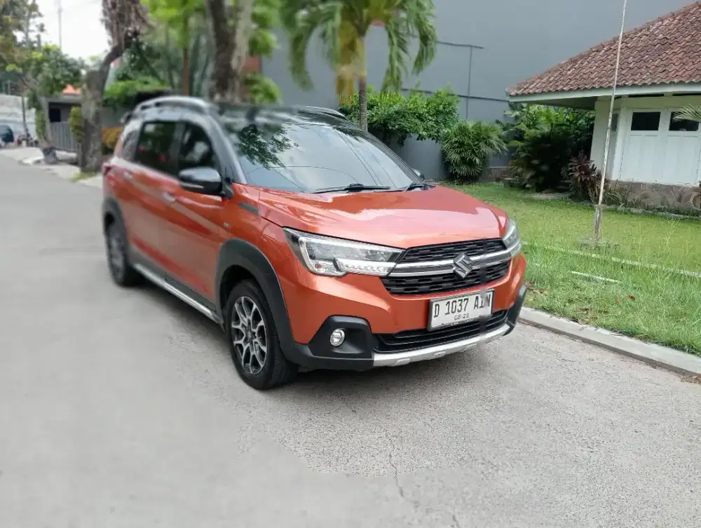 XL7 Alpha 2020 two tone