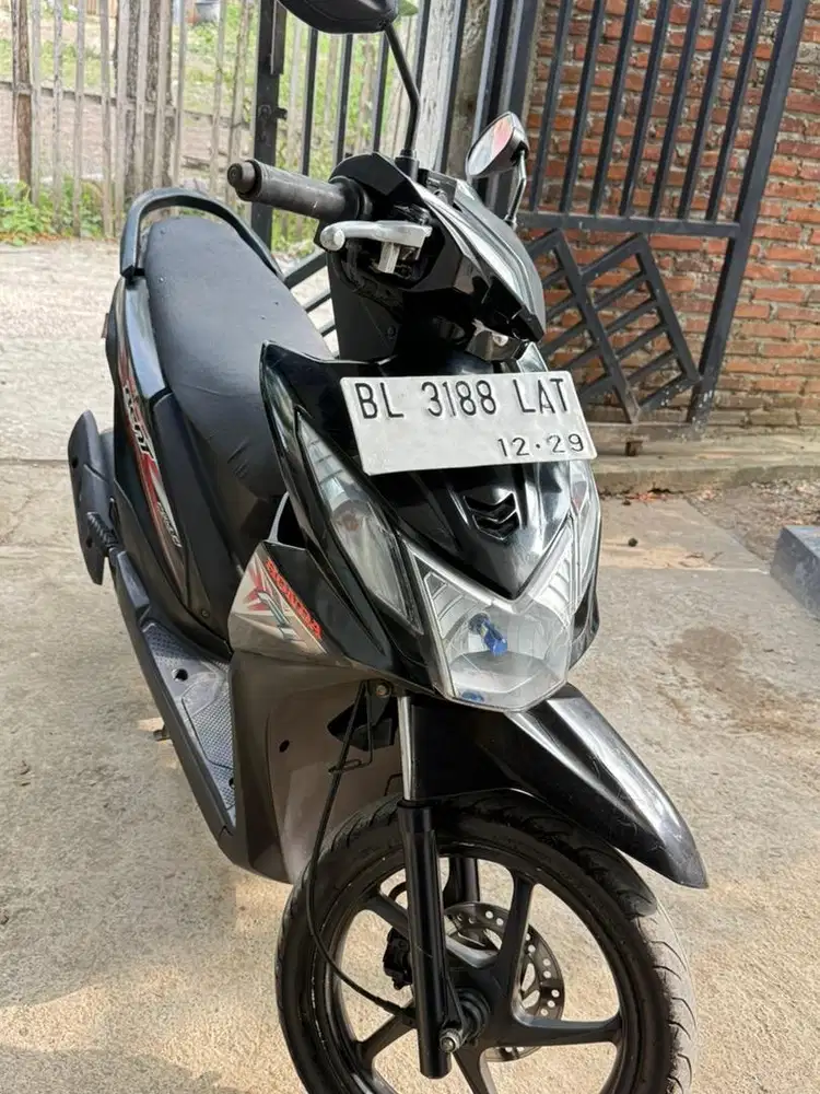 Dijual honda BEAT tahun 2015 bulan 12