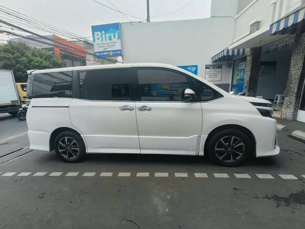 Toyota Voxy 2017 Bensin