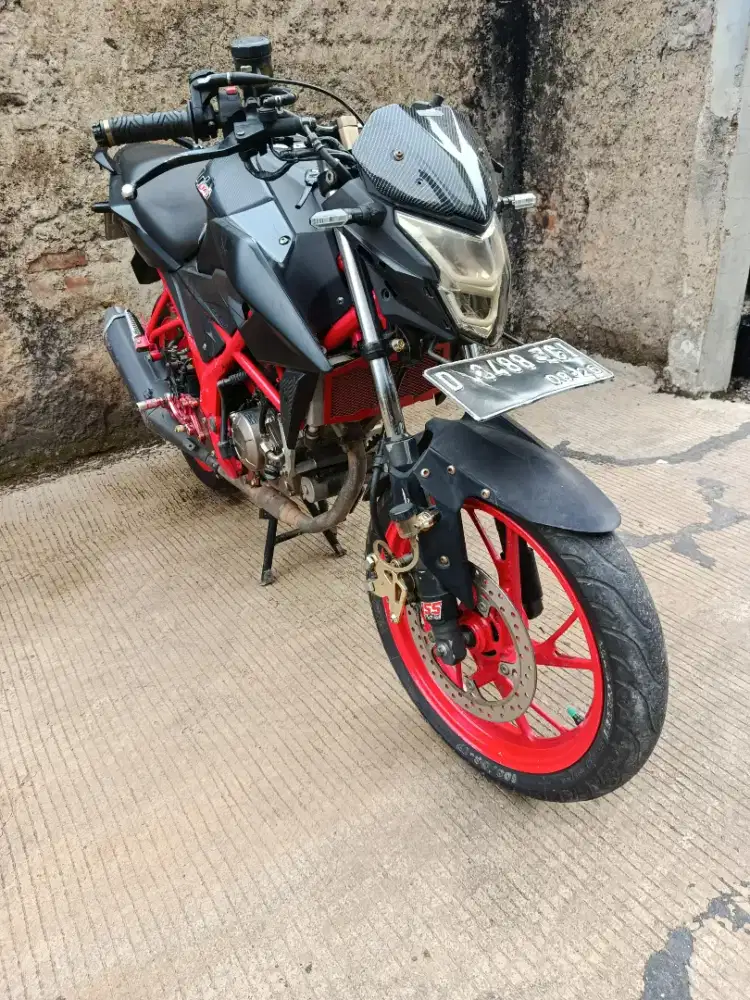 CB 150R Streetfire 2016. Mesin Halus Kering. Standar. Mulus. Bisa TT
