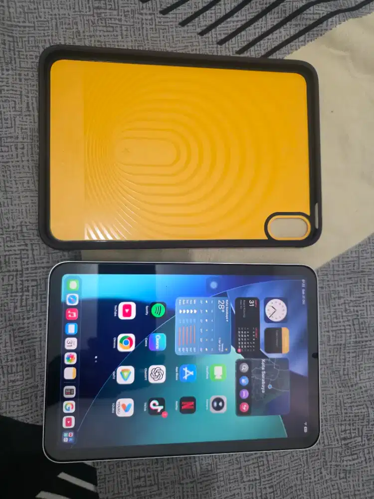 Ipad mini 7 warna silver 100% kondisi Good
