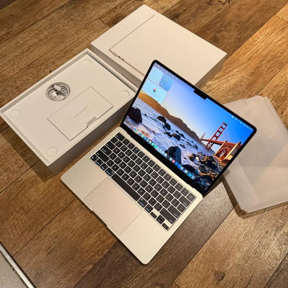 (iBox) Macbook Air M2 13 inch 16/256 Starlight Fullset Garansi 1 Tahun