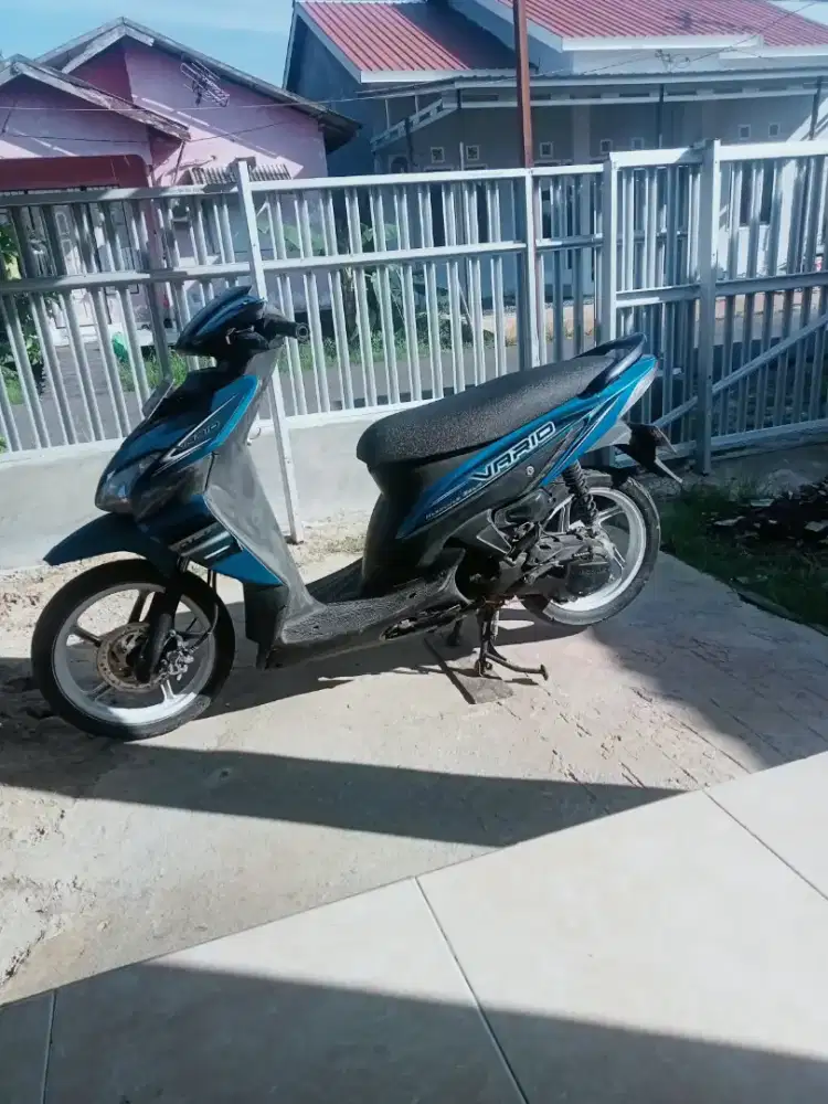 Bismillahirrahmanirrahim jual seadanya Honda Vario karbu THN 2010