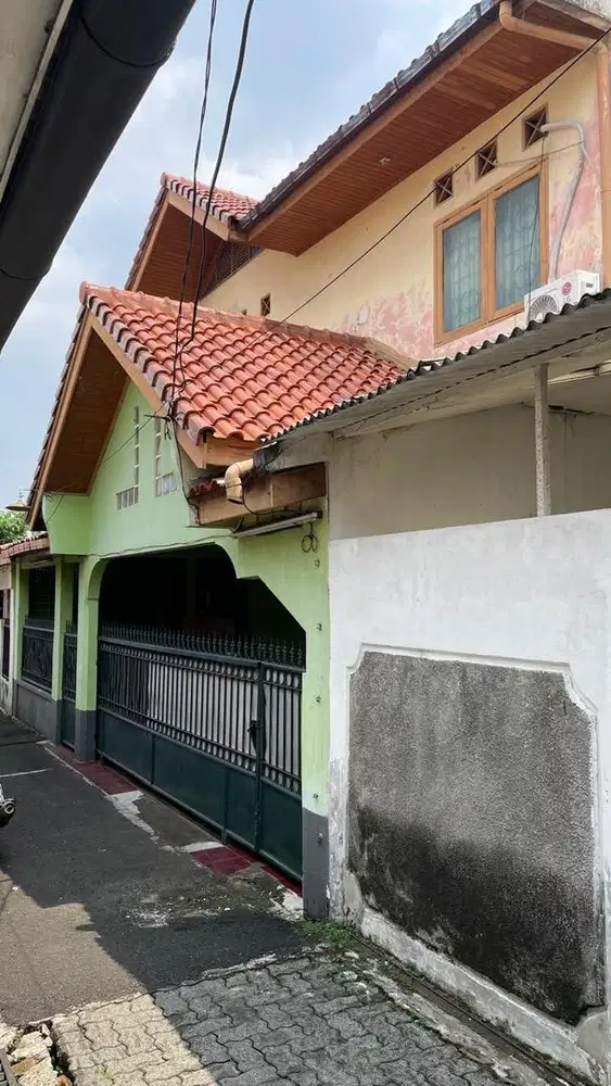 DIJUAL RUMAH PASAR MINGGU COCOK UNTUK KOS/KONTRAKAN