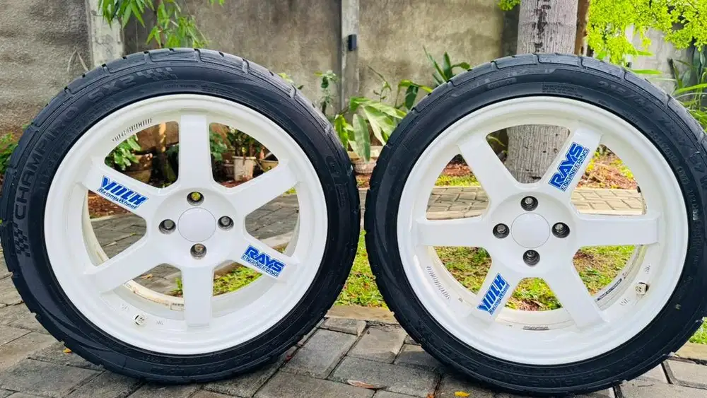 Velg rays TE37 r17 ex yaris pcr 4x100 cocok jazz brio seift agya ayla