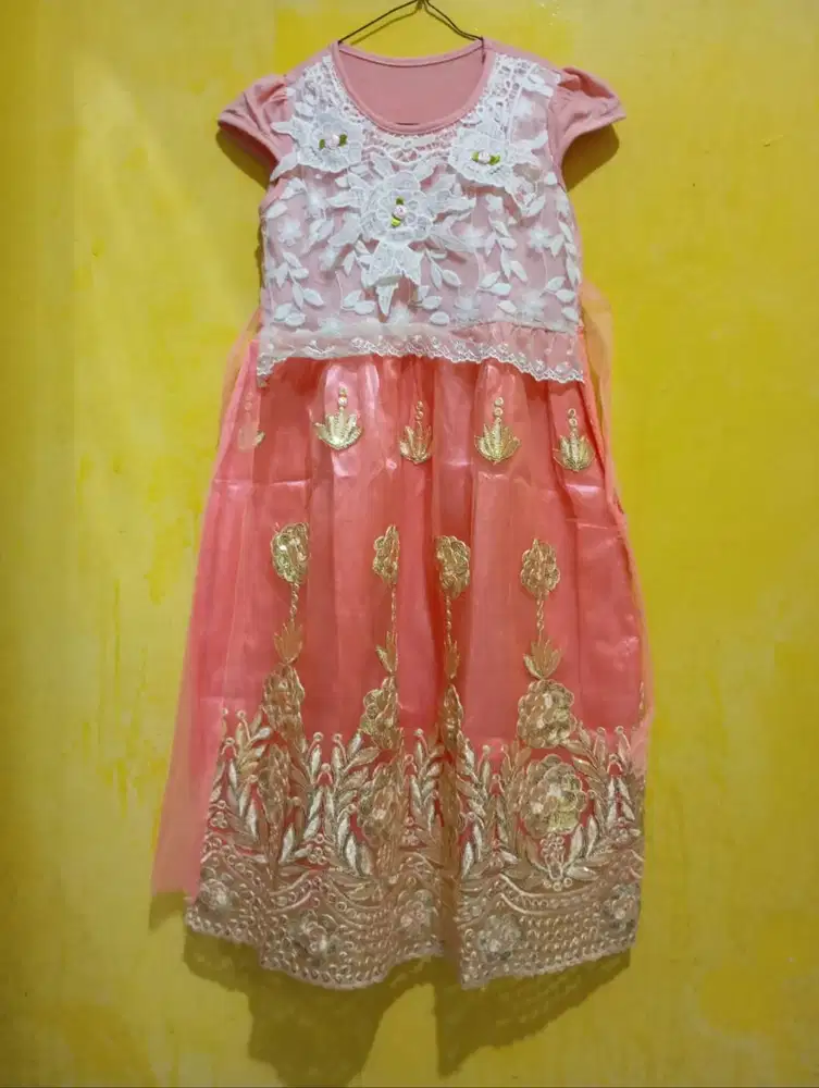 Baju Pesta Anak Pink Peach Aksen Brokat & Bordir Emas Mewah