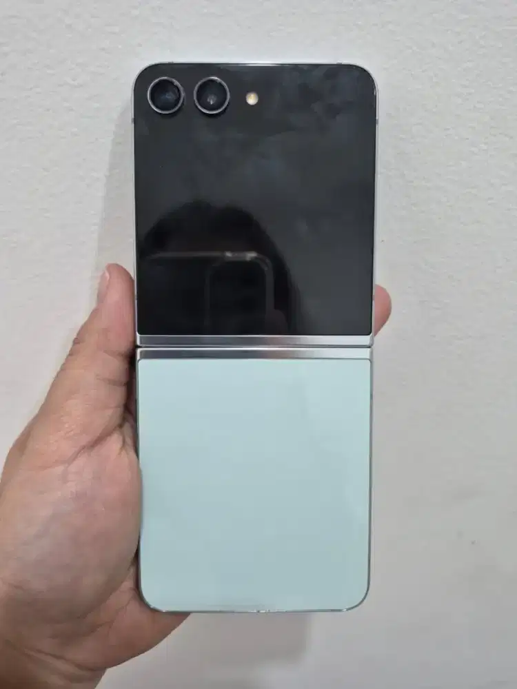 Zflip 5 Like New