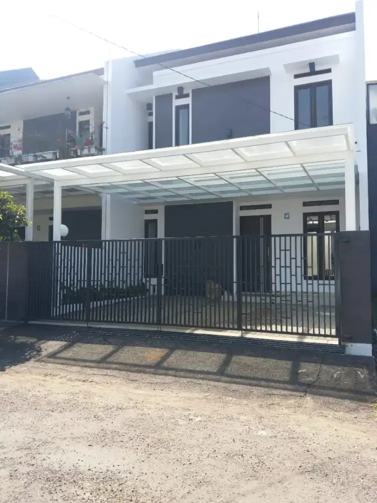 Disewakan rumah 2 lantai
Lokasi Batununggal Bandung