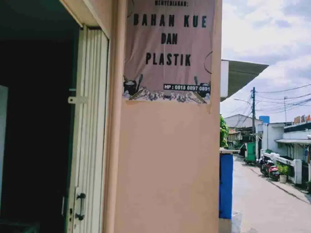 Rumah siap huni strategis pinggir jalan dekat graha raya