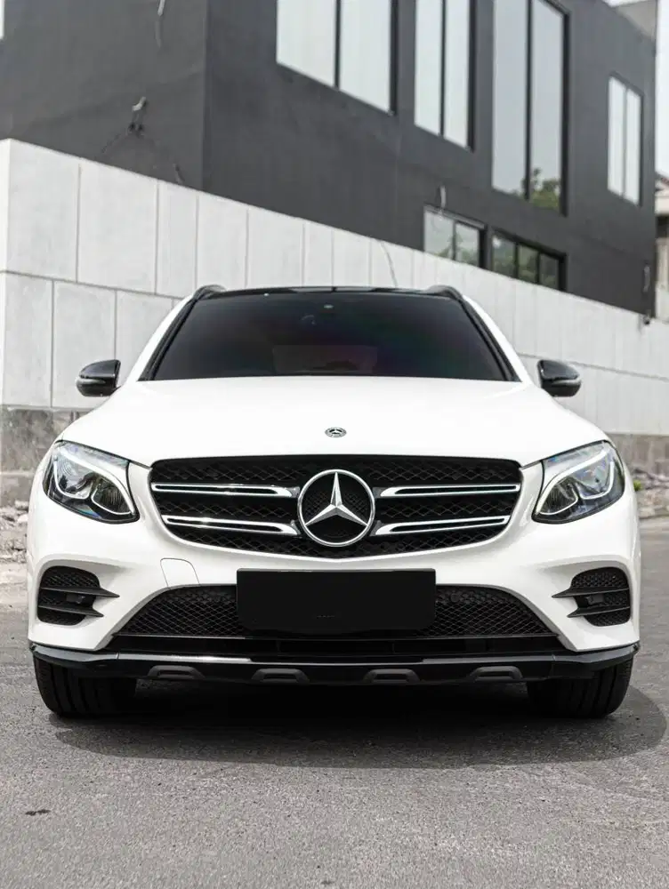 Dijual GLC200 AMG Night Edition 2020 – White on Black