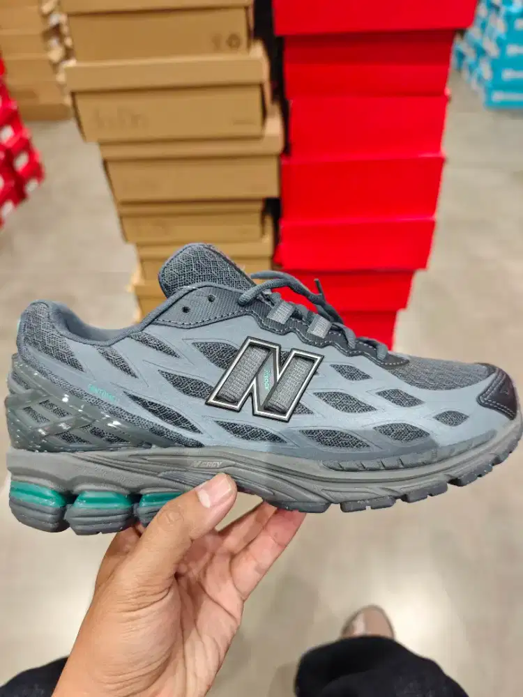 New Balance 1906