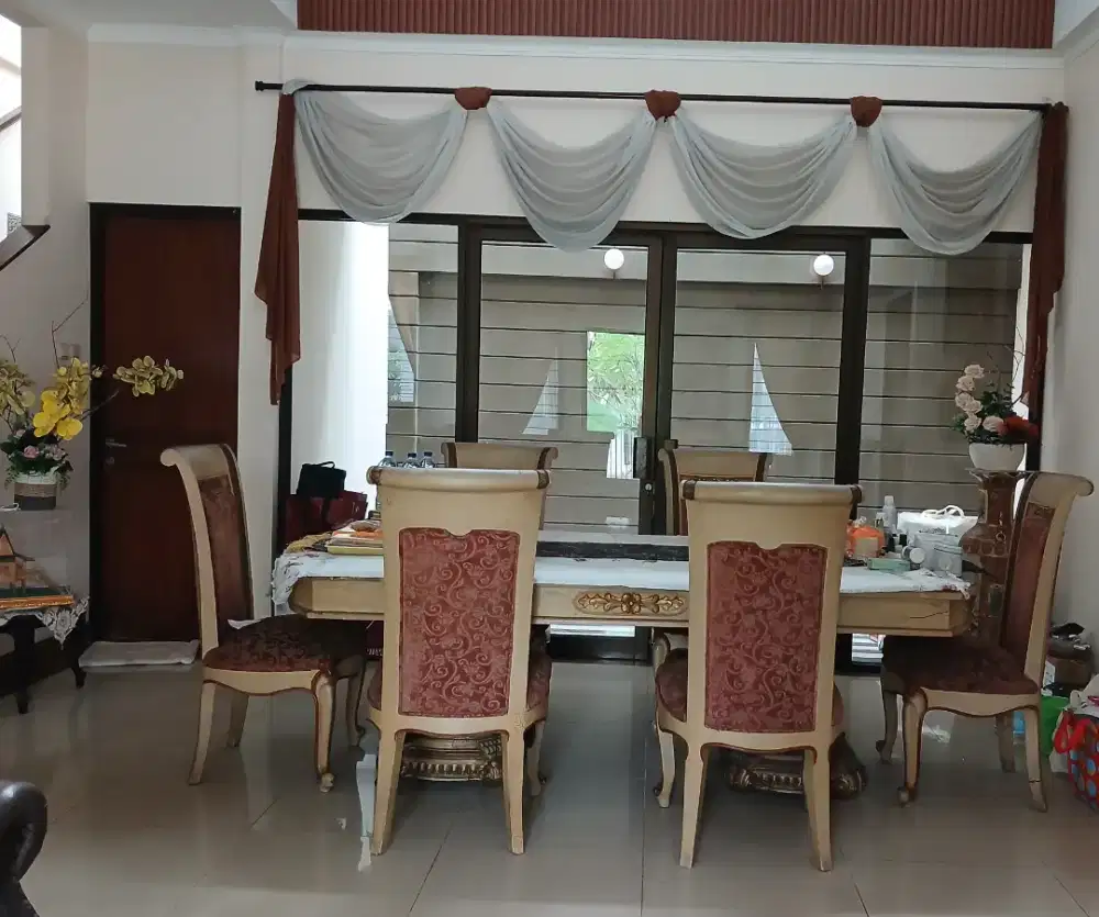 SET MEJA MAKAN CLASSIC EUROPEAN LUXURY – 6 KURSI