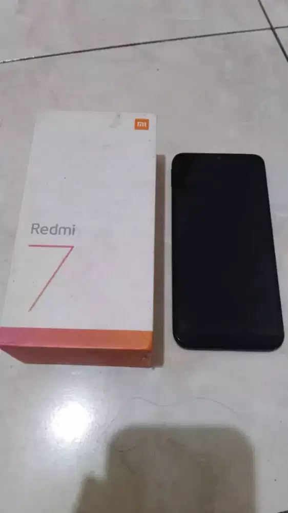 Jual hp redmi 7 3/32 normal