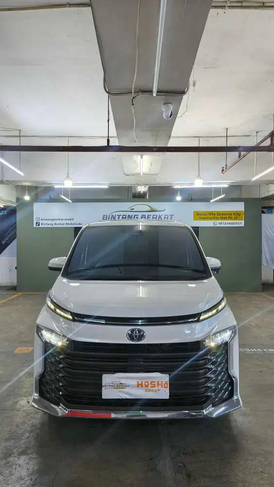 Toyota Voxy 2022 tdp 15 putih