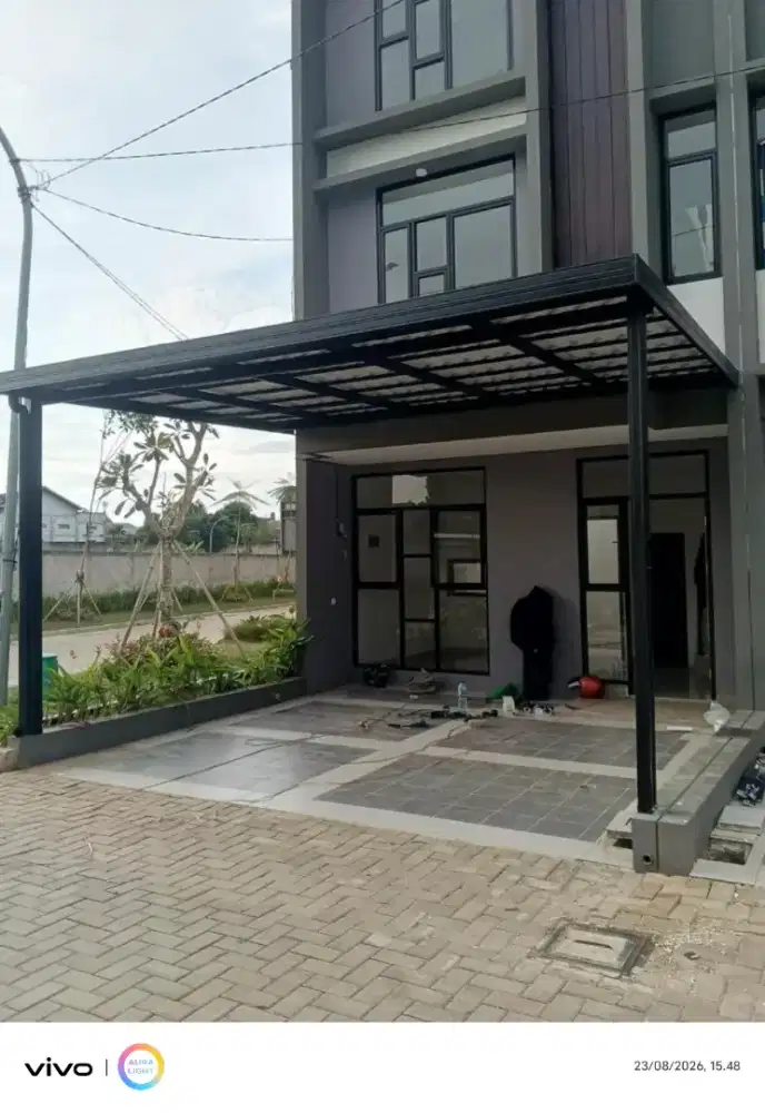 Pasang kanopi baja ringan