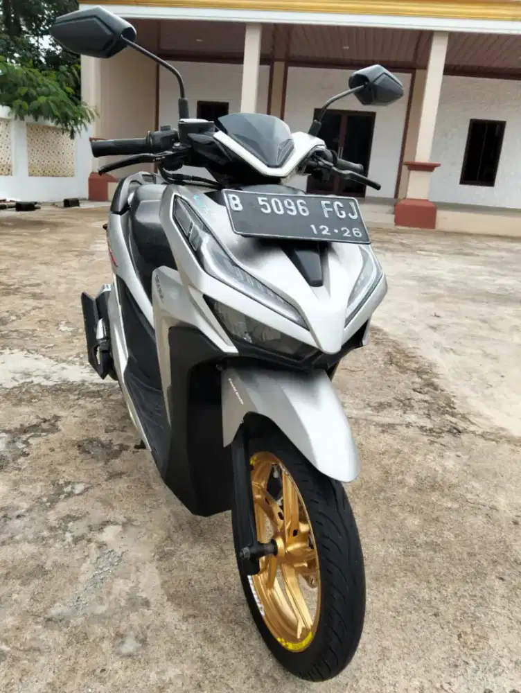 Vario led new 150 thn 2021