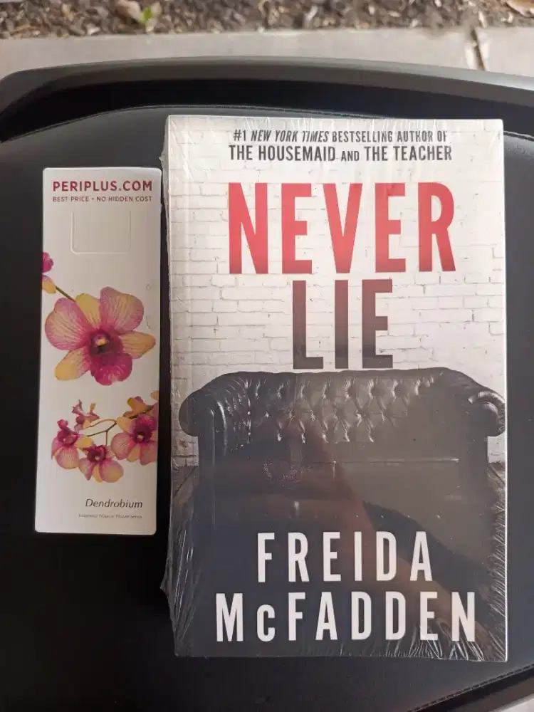Never Lie by Freida Mcfadden Masih Segel
