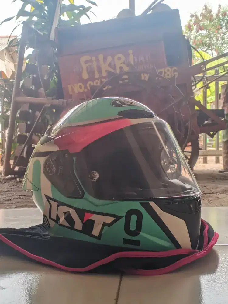 KYT TT size M + Black Visor