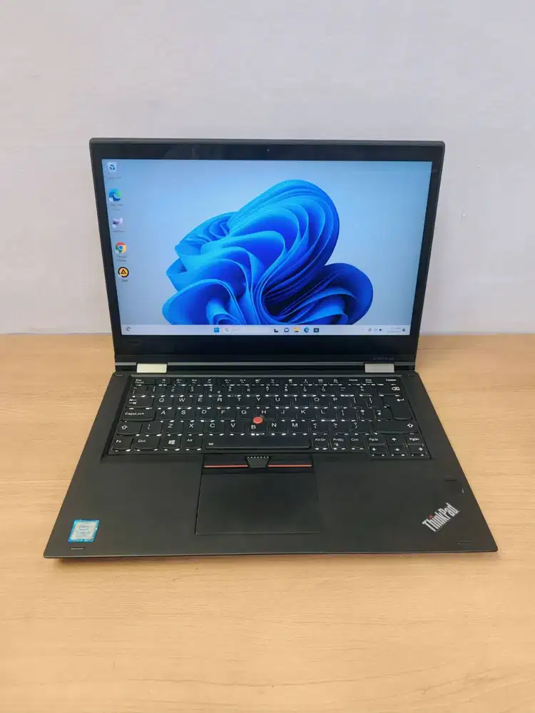 Lenovo thinkpad x390 yoga Core i5 8350U Ram 8GB SSD 256GB non Touchscr