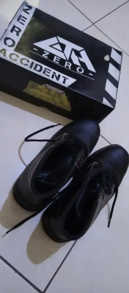 Sepatu ATH ZERO ACCIDENT Ukuran 43