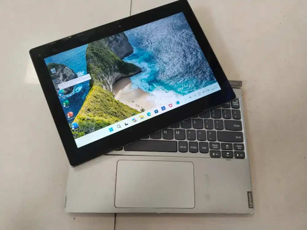 Dijual lenovo D330 2-in-1 Ram 8GB Intrnal 256gb Layar TOUCHSCREEN