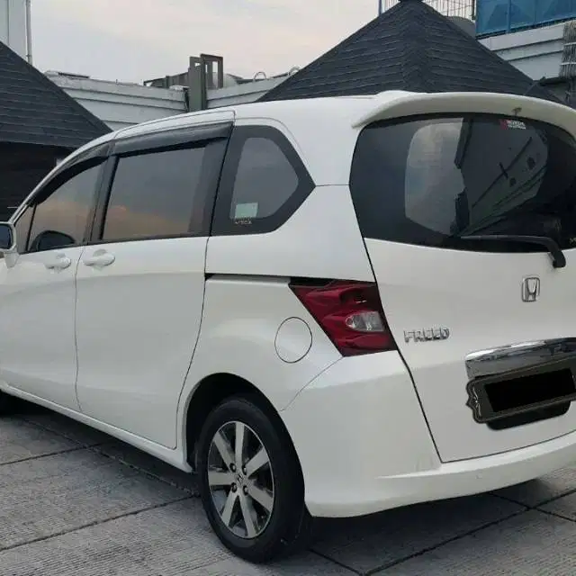 HONDA FREED E PSD 2012