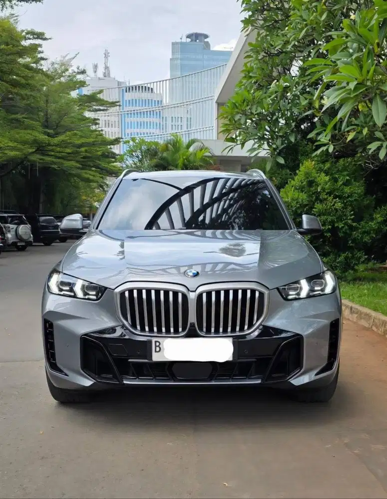 BMW X5 xDrive40i M Sport NEW FACE LIFT 2023 GREY ON BROWN ISTIMEWA