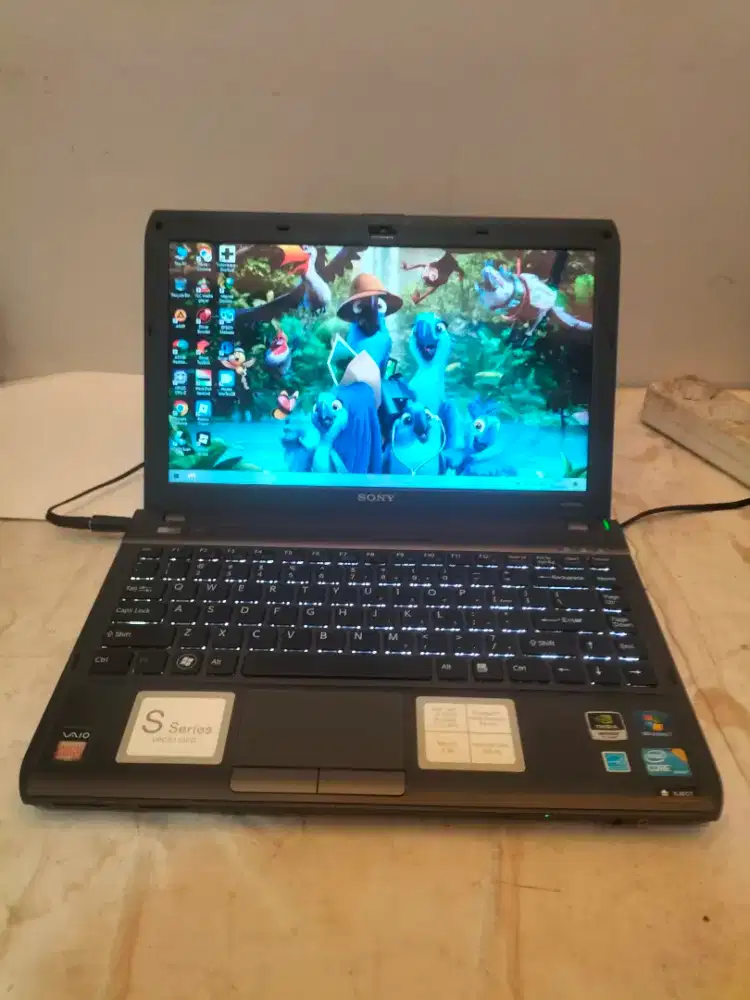 Laptop Sony Vaio Core i3 dual VGA