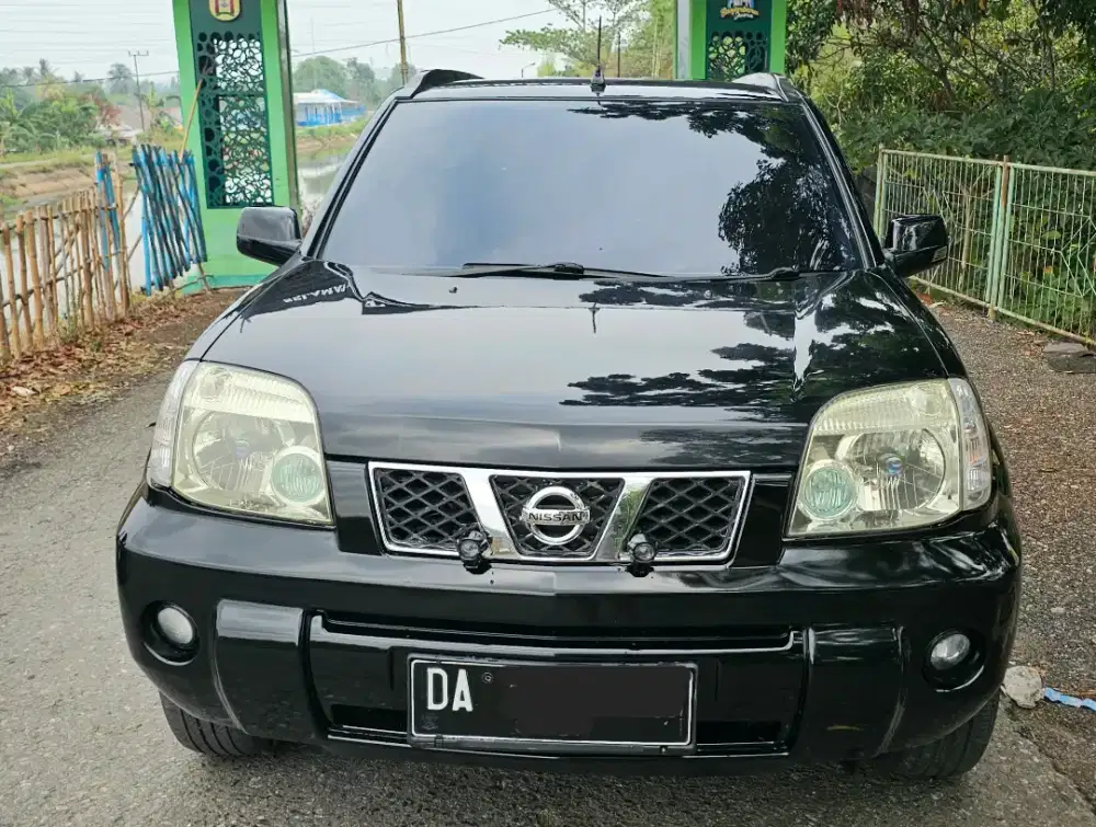 Dijual nissan X-Trail plat DA
